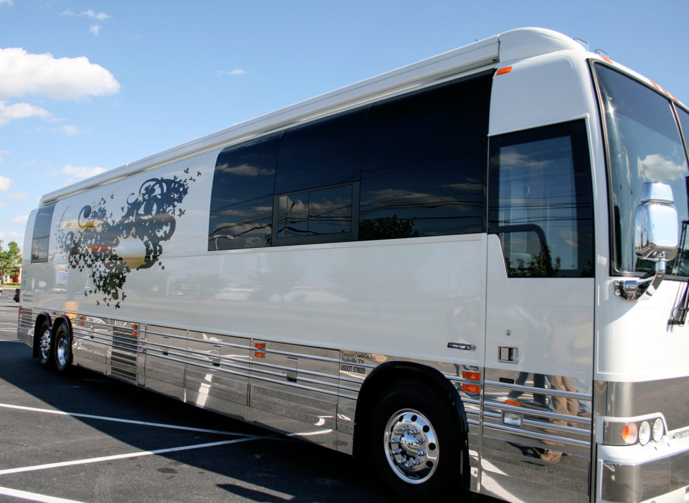Taylor Swift Tour Bus